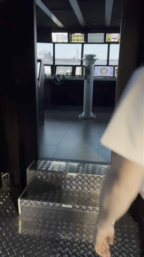 Type 23 Bridge Simulator at HMS Collingwood ⚓️ #royalnavy #hmscollingwood #type23 #simulator | BFBS Radio
