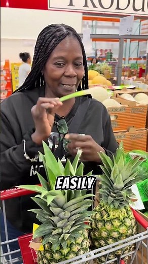 How to tell if a pineapple’s ripe or not 🧐