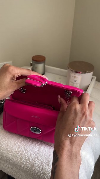 Exploring the Coach Tabby 20 Mini - What's in My Bag!