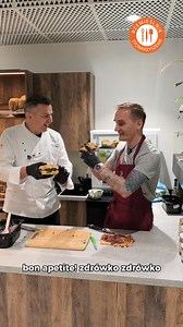 3.5K reactions · 191 shares | Sprawdziliśmy razem z Piekarnia Sieńko jak smakuje świeża kanapka z wołowiną od Kraina Wołowiny ? Na której stacji metra Warszawiacy będą mogli znaleźć ten przysmak? Obejrzyj film i się przekonaj! #rzemieslnik #rzemieślnik #stowarzyszenierzemieślnik #Wołowina #warszawa | Rzemieślnik | Facebook