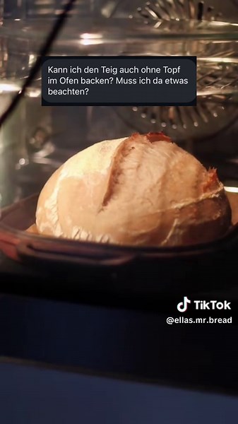 Sauerteig ohne Topf? Geht easy! Wichtig ist nur: volle Hitze und genug Dampf. Ofen auf 260 Grad vorheizen, Blech oder Pizzastein mit rein und richtig auf Temperatur bringen. Teigling einschneiden, kurz mit Wasser besprühen und ab aufs heiße Blech. Für den Dampf: Schale mit heißem Wasser in den Ofen oder die Wände ansprühen. Nach 20 Minuten Dampf raus, Temperatur auf 230 Grad senken und knusprig backen. Wer öfter ohne Gusstopf bäckt, probiert am besten mal einen Backstahl oder eine Dampfschüssel.