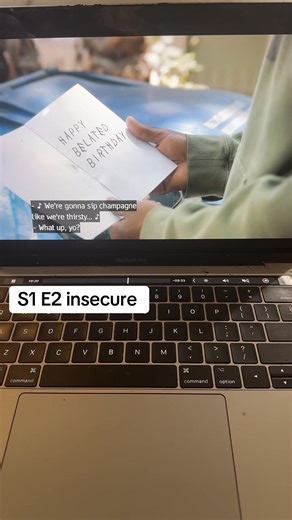 Insecure S1 E2: Lawrence y su vecino 😂😂😂