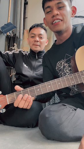 1.5M views · 55K reactions | #goyangdumang #akusedangmelayang #coversongs | . Itsme Hairie _ | Facebook