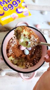 761K views · 801 reactions | Mini Egg Cheesecake Overnight Oats! Mini eggs are my entire personality at the moment... Ingredients: 2 Weetabix 25ml skimmed milk 1 low fat Protein yog (or fat free Greek Yoghurt, or Quark) 25g Mini eggs, some crushed, 3 for the top 1 tsp coco powder #minieggs #overnightoats #weetabix #overnightoatsrecipe #breakfast #dessert #sugarpinkfood #pudding #breakfastideas | Sugar Pink Food: Slimming Recipes by Latoyah | Facebook