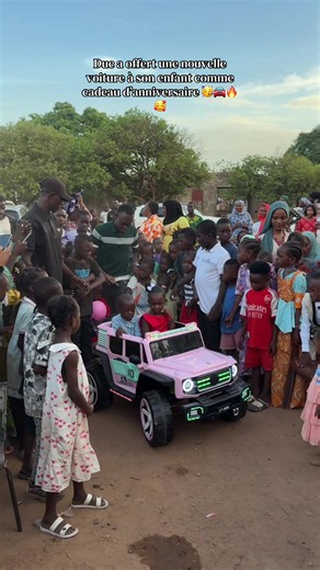 Duc a offert une nouvelle voiture à son enfant comme cadeau d’anniversaire