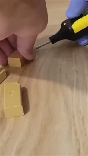 How to repair scuff and scratches on wood and laminate flooring with vax and markers