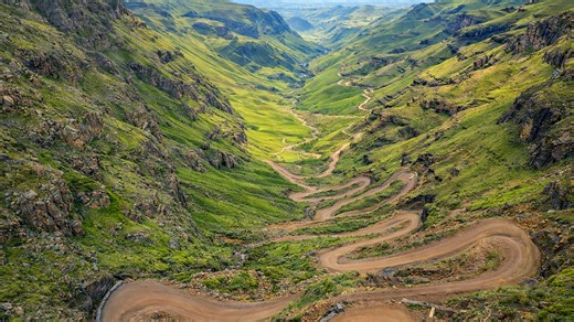 Sani Pass: Dramatic mountain road in South Africa