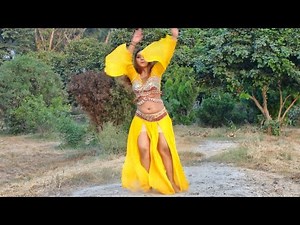 Ayeza Khan Off Camera Dance Making In Song