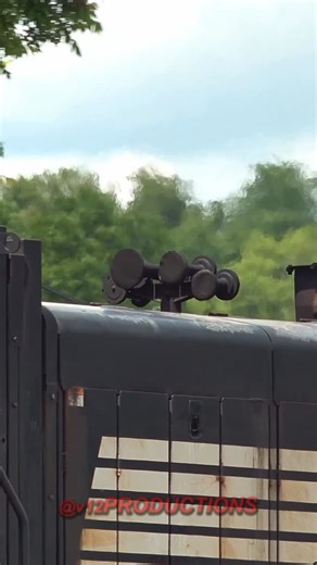 V12 Productions | The sweet sound of an air horn! #trains #railroad #photography #railfanning #railfan #pocketrail #locomotives | Instagram