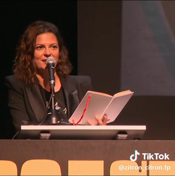 ✨ROAST SIMONY✨ #silnereci #lujzagarajovaschramekova #simonasalatova #oto #joetrendy #janogordulic #zitron_citron #zitron_citron_fp #ikonaslovenska #fypシ #comedy #roasted #standup #foryoupage