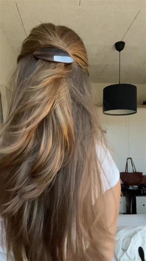 Stylish Hair Claw Clips from SELÓR | Hair Care Essentials