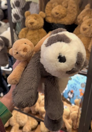 There’s no way I just secured the smudge panda jellycat and tiny smudge bear jellycat for myself and @L.A. Plush Daddy today!!!!! @riverviewgardensg #jellycat #jellycats #smudgejellycat #plush #htf