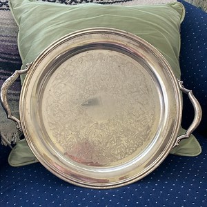 ONEIDA 2 LIONS USA STAMPED AND DECAL  18” HANDLED SILVER PLATE 1970’s