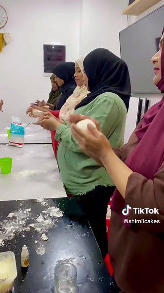 Homemade Fondant Recipe for Cake Decorating