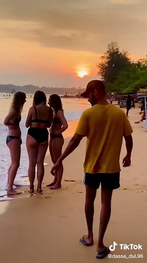 Weligama Beach Vibes in Sri Lanka