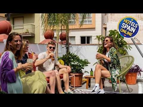 The Urban Jungle Hostel | Málaga, Spain | Hotel Review 🏩