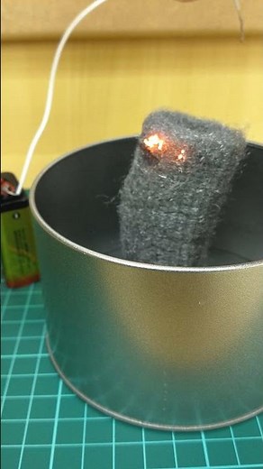 電池でスチールウール燃焼 Burning Steel Wool with a battery #shorts #実験 #science #科学