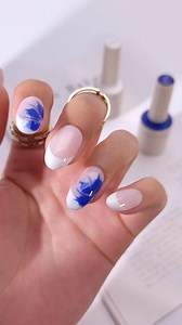 Blooming Hibiscus Nails Tutorial! Super easy steps—perfect for beginners ✨💙 Follow along to slay this fresh nail look! #NailTutorial #flowernails#bloomingnails#NailArt#Venalisa #fyp | Venalisa