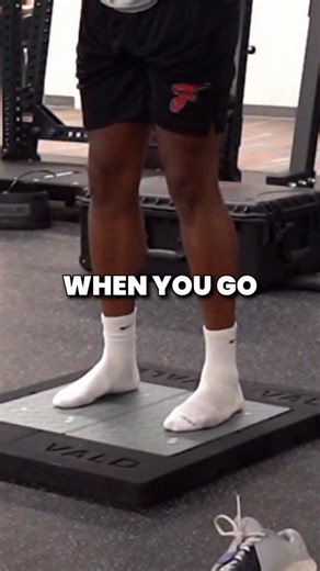 If you feel like you just can’t create any power when you jump, this could be why. 🧠 Neuromuscular inhibition is your brain “hitting the brakes.” There are several physiological mechanisms behind it, including: 1️⃣ Golgi Tendon Organ (GTO) Activation: The GTO senses excessive tension in the muscle–tendon unit and sends inhibitory signals to the spinal cord to prevent potential tissue damage. This reflex decreases motor neuron output to the involved muscle. 2️⃣ Muscle Spindle Desensitization: Af