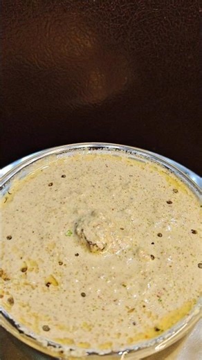 Coconut chutney for Idli and Dosa😍😋 #coconutchutney #nariyalchutney #ytshort #southindianrecipe