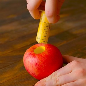 51M views · 151K reactions | The easiest ways to cut and peel vegetables and fruits. 勒省諾 | 5-Minute Crafts | Facebook