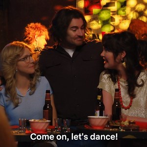 Is there anything worse than being reminded of the time your crush fell for your best friend? 📺: Firefly Lane. | Netflix