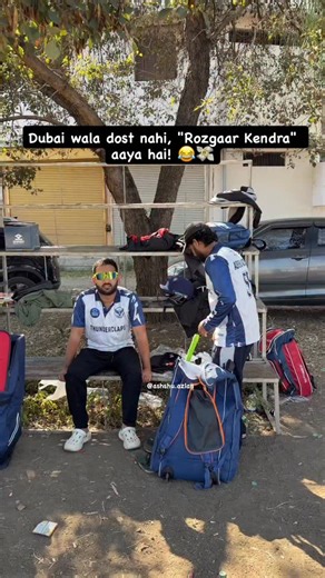 Ashshu Azlan on Instagram: "Pyaar nahi, ye “Job Application” wali izzat hai 😂 #explore #explorepage #bhopal #ashshuazlan #dubai"