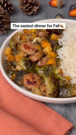 Recipe  Combine olive oil, maple syrup, garlic powder, onion powder, rosemary, thyme, and salt + pepper.  Add Mann's Broccoli Wokly®, Mann's Family Favorites® Butternut Squash, and Mann's Family Favorites® Brussels Sprouts to a sheet pan and toss with the oil mixture.  Add sliced chicken sausage to the vegetables and roast for 30 minutes at 400 degrees. #MANN™ #veggiesmadeeasy #vegetabledinner #sheetpandinner #falldinner | Mann's Fresh Vegetables | Facebook