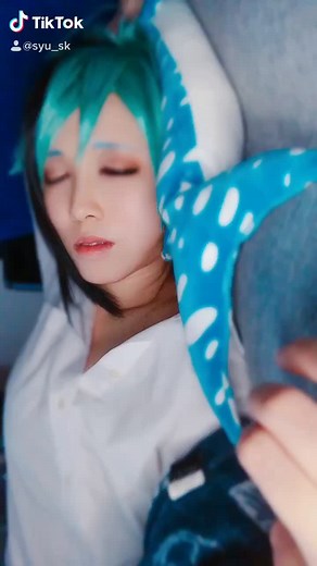 おはよぉ、小エビちゃん #横向き#ツイステコス #フロイドコスプレ #cosplay #ツイステ