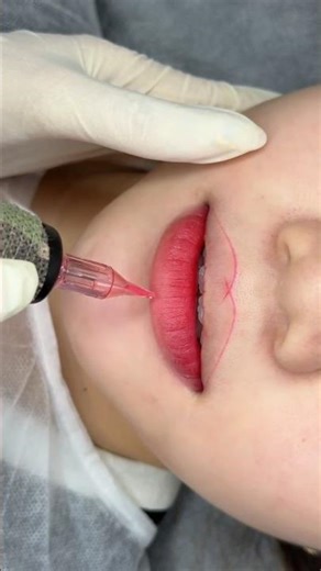 😲how permanent lipstick is applied #viral #makeuptutorial #shortvideo