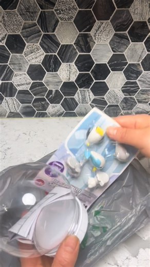 Home Hacks on Instagram: "DIY dollar tree 🌲 #lifehack #hack #dollartreediy #dollartree #diy #dollartreehack"