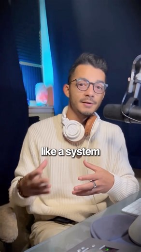 Cylus Music | Electronic Music Artist | DJ/Producer Coach on Instagram: "did you know over 100,000 songs are uploaded to streaming services like Spotify every single day? But here’s the thing: despite that insane upload volume, about 86% of tracks receive fewer than 1,000 plays. “It took me three years to figure out why so many insanely talented producers stay stuck under 1 k streams. And in the next 45 seconds I’m going to break it down for you — raw.” Most talented producers don’t fail because