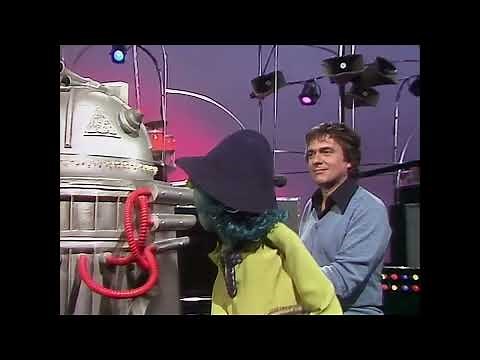 The Muppet Show - 407: Dudley Moore - “Mama Don’t Allow” (1979)