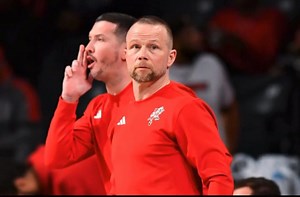 88K views · 956 reactions | Matt Jones hosted an NCAA Tournament selection radio show, where he spoke with Louisville head coach Pat Kelsey about the Cards landing an 8-seed and whether they were undervalued in the bracket. | 35KY Sports | Facebook