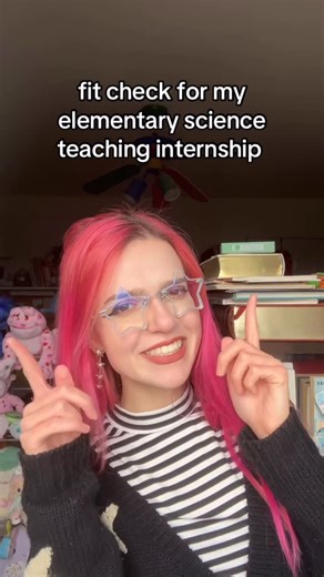 Chloe Henkel on Instagram: "science outfit!! 🧪👩‍🔬🔭🌟 • • • #teaching #education #teacher #teachers #mrsfrizzle #magicschoolbus"