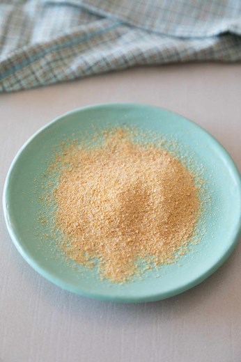 How Much Garlic Powder Actually Equals One Clove?