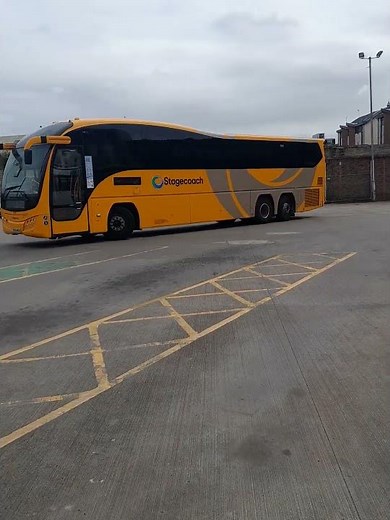 Stagecoach Fife Plaxton Elite (54313) departing Dundee bus station operating route X54 for Edinburgh