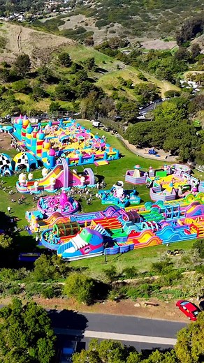 1.3K views · 356 reactions | LEVEL UP YOUR FUN  This isn’t just a bounce house - it’s a whole VIBE. Epic jumps, non-stop action, and memories you’ll never forget.  Don’t just watch the hype - BE the hype. Link in bio for tickets. 朗 #TheBigBounceAmerica #BigBounceAmerica #Party #Event #BounceHouse #ObstacleCourse #FamilyTime #FamilyFun #GoodVibes | The Big Bounce America | Facebook