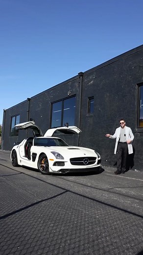 2014 Mercedes Benz SLS AMG Black Series: Stunning Design and Performance
