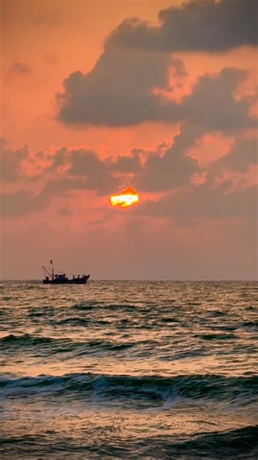 Denith Barike on Instagram: "ಮೌನ ಅಸ್ತ. #udupi #beach #sunset #malpe #udupitourism [Udupi Karavali Mangalore Coastalkarnataka Udupibeach Malpe Sunset Nammaudupi beach ]"
