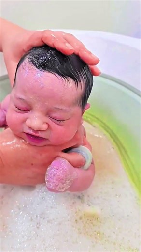 “Little Angel Enjoying Bath Time 😍🫧”#youtubeshorts #babyshorts