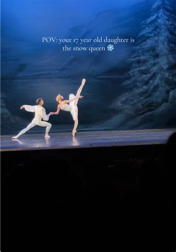 Her first ever nutcracker and what a memorable one ❄️🤍 #snowpas #snowqueen #ballet #balletdancer @Lily Grace