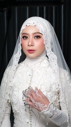 MUA Kediri - Malang - Surabaya on Instagram: "#MUAOwnerFFM Beautiful bride @allfza ❤️ #testimonifauziahfatmabride . . Attire by @laffahbride ================================ 📍Gallery Utama Fauziah Fatma Management Follow Our Account👇 Fairlove WO @fairlove.eventplanner Fauziahfatma Official @fauziahfatma.official Photo Cinema @vemediapictures Sewa Busana / Gown @laffahbride Jl. Manyar 261 Rt/Rw : 02/07, Mangiran - Lamong - Badas, Kediri WA: 081359567199 Marketing & Gallery Wedding Operational H
