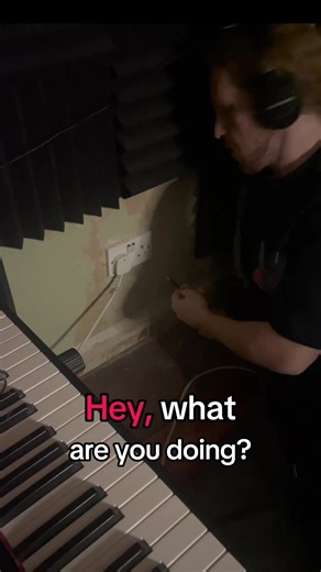 BACK IN BLACK 🗣️ (do not stick metal things into electrical things) #acdc #backinblack #rock #music #guitar