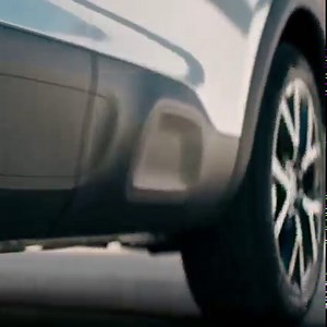 The Citroën C5 Aircross SUV delivers increasing on board comfort with Keyless Entry & Start. Discover more here: https://bit.ly/3bSDHLu Remember, there’s #CitroënSerenity in every Citroën. Our 5-year / 100 000 KM warranty is offered across all models. | Citroën