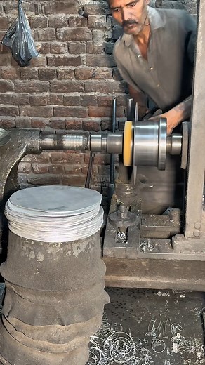 How Experts Make Aluminum Pots With Handmade Tools | Asian Workers