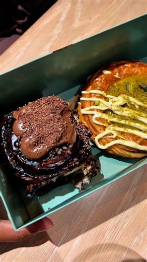 Vishalya on Instagram: "The chocolate Chelsea bun from Relish 😍 literally went back again for it @relishdelux #rosebank #joburgfoodie #desserts #placestotryinjohannesburg #joburgtiktok"