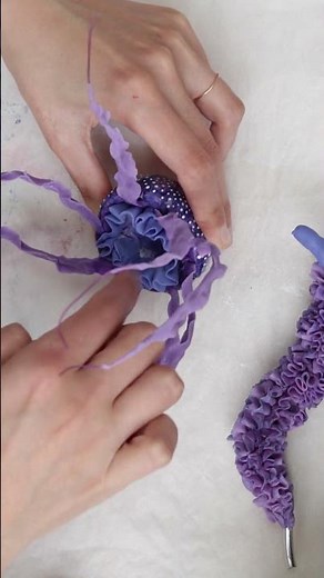 Satisfying Textures & Details on This Jellyfish Sculpture