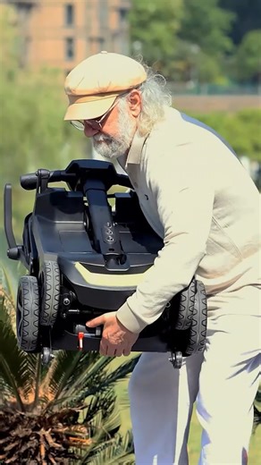 Regain Your Freedom & Explore the World Easily with Our SCOOTNGO Mobility Scooter! 🎁Amazon Link：https://www.amazon.com/dp/B0FG837G57?th=1 | Scootngo