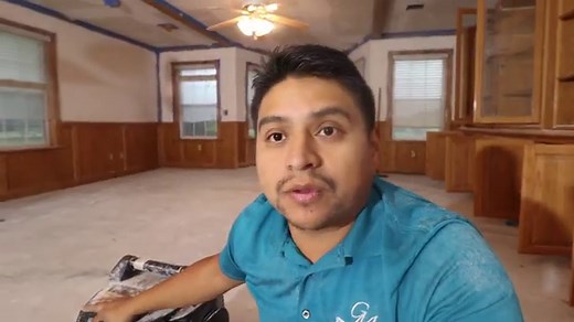 Orange Peel Ceiling Texture - Spraying Texture with the Graco RTX 900 | My Fixer Upper House Pt 5